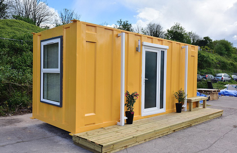 集裝箱也能當(dāng)住宅？英國(guó)企業(yè)家創(chuàng)新改造，為流浪漢提供溫暖家園